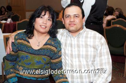 15102006 
Soledad Aguilera y José Martínez Navarro.
