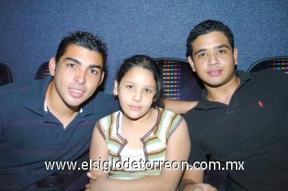 16102006
Saúl Jalife, Ruth Georgina Jalife y Abel Jalife.