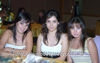 17102006
Mónica González, Karla Martínez y Valeria Boehringer.