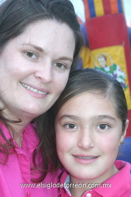17102006
Ingrid y Alicia Soto, presentes en el cumpleaños de Luisa Von Bertrab.