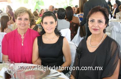 16102006
Hilda Beltrán Arizmendi, Sofía de Guridi y Chiquis de Pérez.