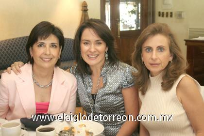 17102006
Soledad Anaya de Martínez, Claudia de Guevara y Katia Zarzar.