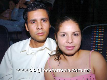 16102006
Carlos Pérez y Citlali Ortega.