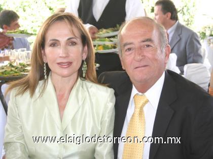 16102006
Carmen de Hermosillo y Luis Hermosillo.