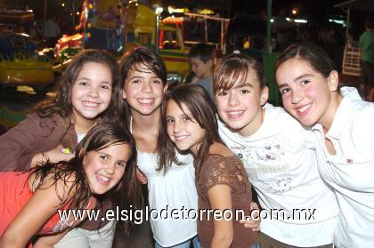 18102006
Marifer Garrido, Bárbara Baille, Marijose Cabranes, Luisa Bracho, Andrea Fernández y Nerea González.