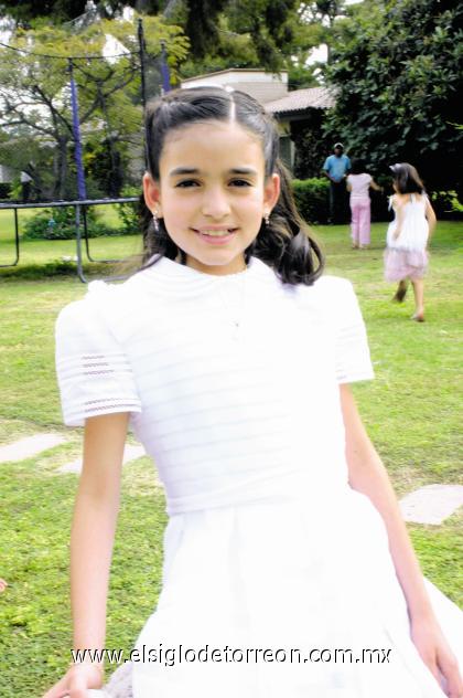 18102006
Andrea González Garza, en su fiesta de Primera Comunión.
