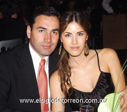 18102006
Horacio González y Ana Máynez de González.