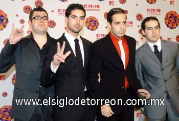 Los ganadores de la noche de premios, Panda.

Tras ser galardonados, en rueda de prensa, los músicos reconocieron que les tomó por 'sorpresa' tantos premios y adelantaron que seguirán con la promoción de su cuarto disco en una gira por el interior del país y España.