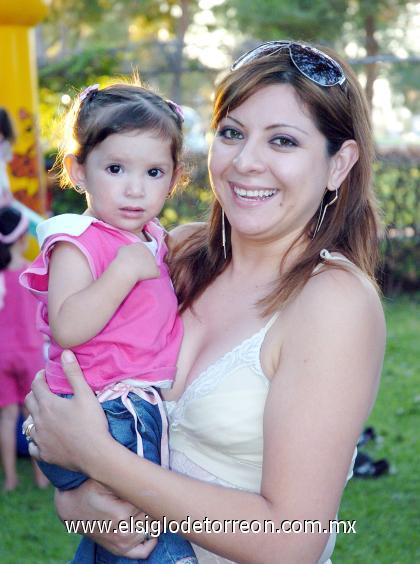21102006 

 Saihda con su hija Alexandra