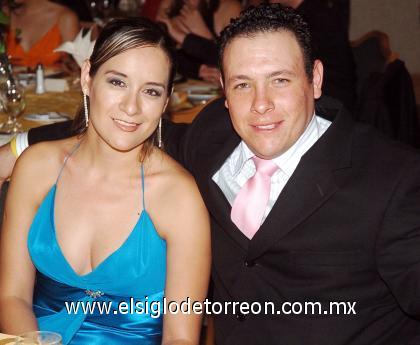 21102006

 Adela Olvera  y Juan Antonio Herrera