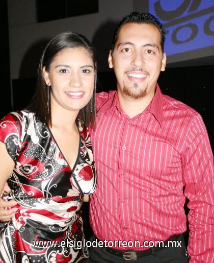 21102006 
 Brenda Guillén y Javier Gutiérrez