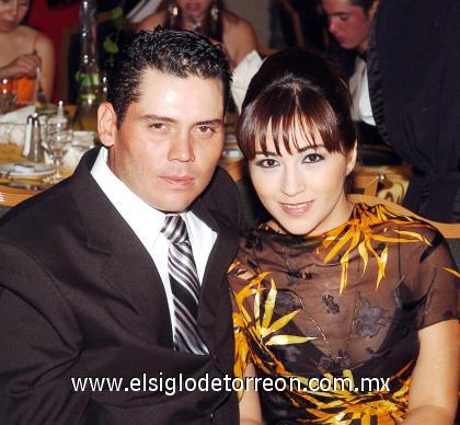 21102006 
 Ely Elías y Denise de Elías