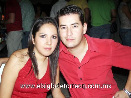 21102006 
 Lizbeth Gallardo y Horacio Niño