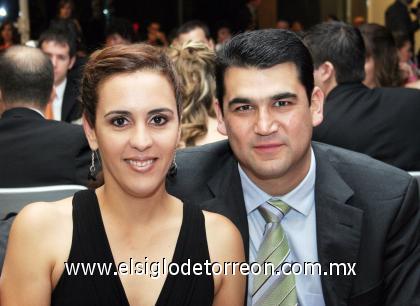 21102006 
Marcela Baille de Villalobos y Mauricio Villalobos Díaz de León