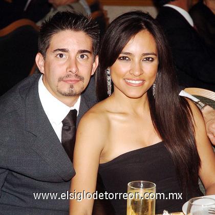 21102006 s Mónica Castro y David Villalobos