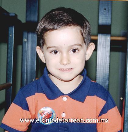 23102006
Andrés Gutiérrez Delgado celebró recientemente su cuarto cumpleaños, con una divertida piñata.