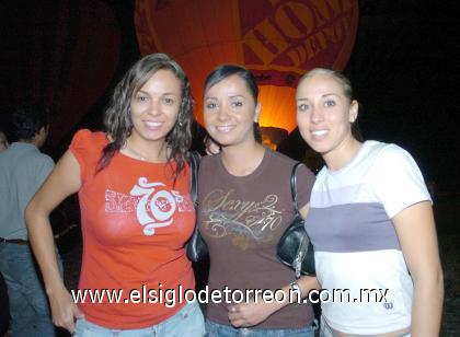 22102006 Irasema Hoyos, Cristina Fuentes y Claudia Valenciana.