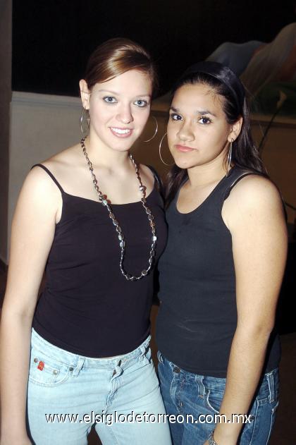 22102006 
Marisol Aguirre y Rosario López.