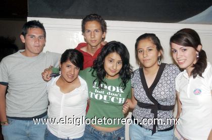 22102006 Ulises Michel, Vanesa Alvarado, Luis Padrón, Ángela Rosales, Charmin Sapiens y Bñanca Gómez.