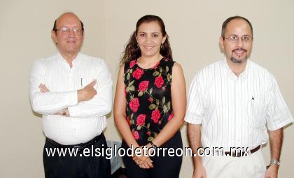 22102006 
Carlos Manuel Valdez, Renata Chapa y Sergio Raúl García.