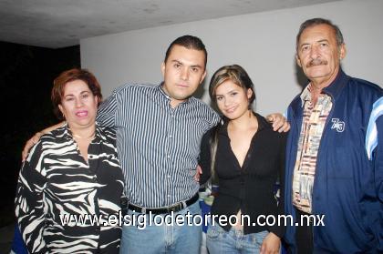 22102006 
Con motivo de su cumpleaños, Óscar Eduardo Urby Van Der Elst fue festejado con una amena reunión por sus papás, Gloria Van Der Elst de Urby y Humberto Urby Genel y su esposa Lucero.