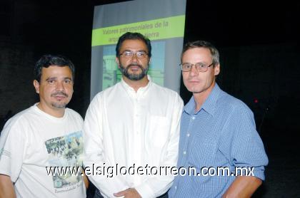 22102006 
Humberto Torres, Mirko Weissbach y Luis Fernando Guerra.
