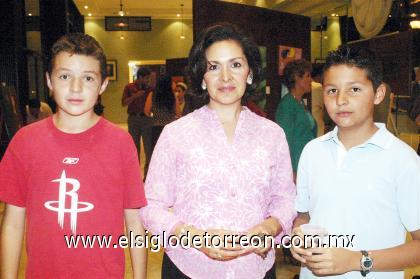 22102006 
Patricia Calderón, Gabriel y Muaricio Sánchez.
