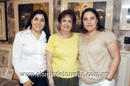 22102006 
Sofía de López, Soledad de Anaya y Cecilia de Gámez.