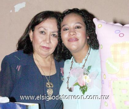 22102006 
Luisa María Facio de Rubio acompañada por su mamá, María Luisa Umaña Fuentes.