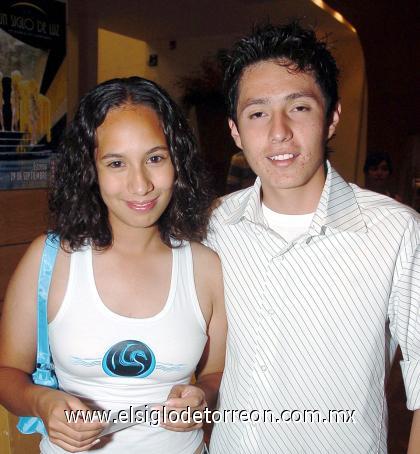 22102006 
Karina Bello y Eder Tijerina.