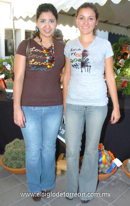 24102006
Gabriela Flores y Karla Gutiérrez.