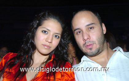 24102006
Marcela y Alejandro, en agradable espectáculo.