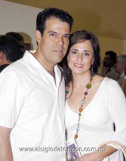 22102006 
Ricardo y Patricia Arenal.