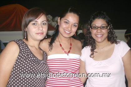 26102006
Claudia Alvarado, Anahí Sánchez y Lizeth Martínez.