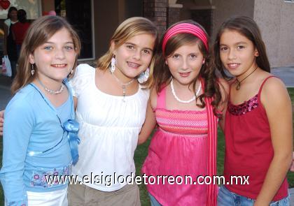 26102006
Ana Sofía Elizondo, Denis Martínez, Érika Marcos y Fabián Martínez.