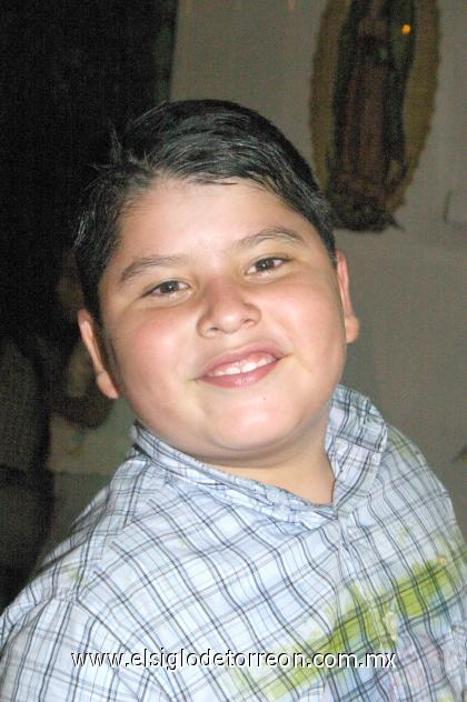 26102006
Con motivo de su octavo cumpleaños, Fernando Oropeza Díaz fue festejado con una merienda por sus papás, María Díaz de Oropeza y Fernando Oropeza Pasillas.