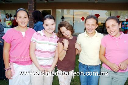27102006 
Marisofi Ramírez, Ana Sofía Gómez, Vanesa Hamelin, Cecilia Parada y Daniela Parada.