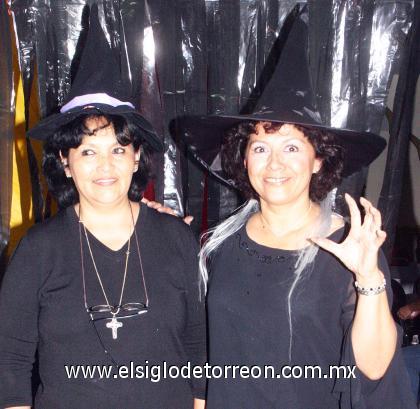 28102006 
 Doris Antúnez de Sánchez y Lupita Palacios de Estrada