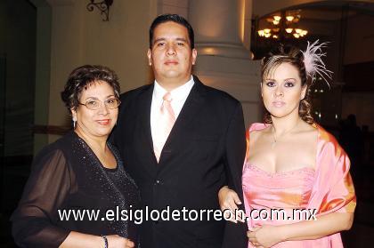 28102006 
 Estela Mesta, Antonio y Lupita Velázquez