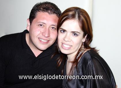 28102006 
 Eliseo de la Cruz y Mayra Carrete