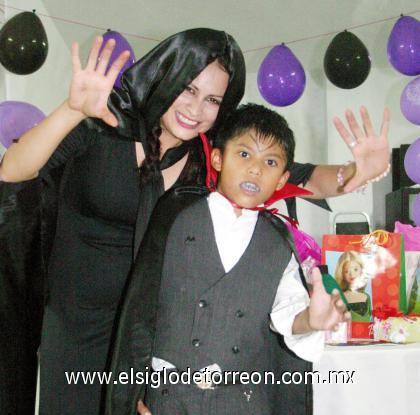 28102006 
 Iveth Cruz González y Pablo Becerra Cruz