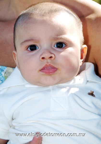 28102006 
Sebastián Ríos González fue llevado a la pila bautismal de la capilla de la Medalla Milagosa el siete de octubre de 2006