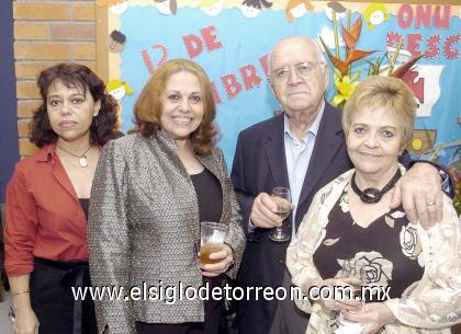 29102006 
Carmen Martínez, Carmen Lombas, Antonio y Martha Montero.