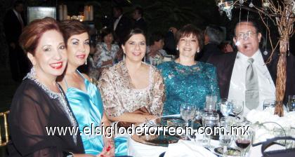 29102006 
Carmen Meléndez, Cony Borrego, Laura de Boehringer y Olga Estrada.