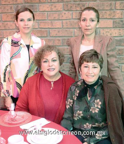 29102006 
Carmen Mendoza, Melita Díaz, Cristina Córdova y Lucía Silveyra.