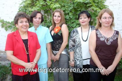 29102006 
Estrella Bernal, en la despedida de soltera que le ofrecieron Nena de Campero, Carmelita Villarreal, Carmelita Gutiérrez y Lucy Ramos.