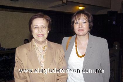 29102006 
María Elena Arenal y María Isabel Saldaña.