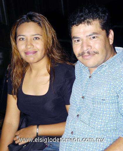 29102006 
Eloísa García y José Luis Oropeza.