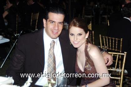 29102006 
Omar Álvarez y Lupita Estrada.