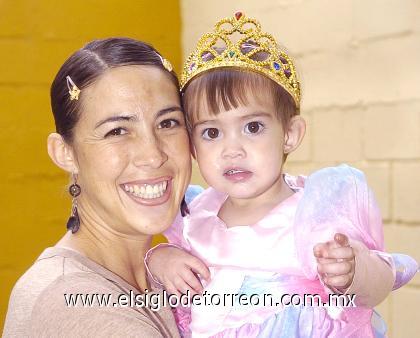 30102006
Débora Rivas Fernández y su mamá Érika Fernández Rivas.